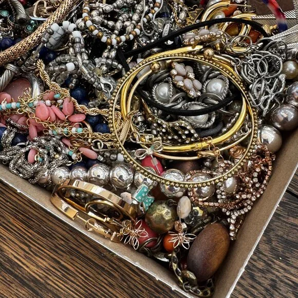 Over 4 lbs Mystery Jewelry Lot - Picture 6 of 8